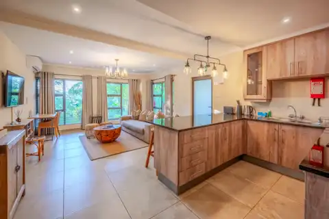 Honeymoon Suite | Bushbaby Valley Lodge