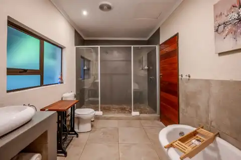 Honeymoon Suite | Bushbaby Valley Lodge