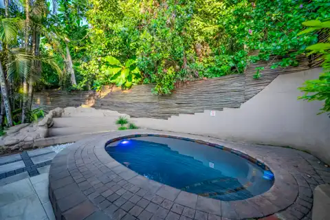 Honeymoon Suite | Bushbaby Valley Lodge