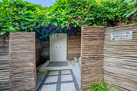 Honeymoon Suite | Bushbaby Valley Lodge