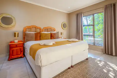 Mangoose Double/Twin Room | Bushbaby Valley Lodge