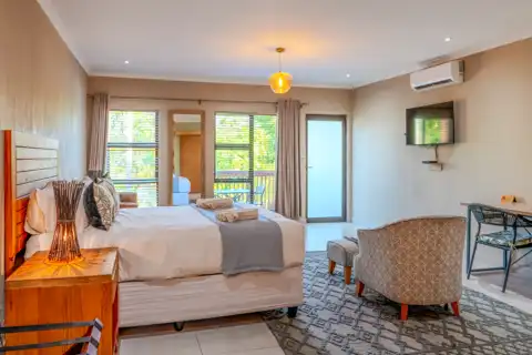 Pangolin Deluxe Room | Bushbaby Valley Lodge