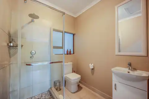 Pangolin Deluxe Room | Bushbaby Valley Lodge