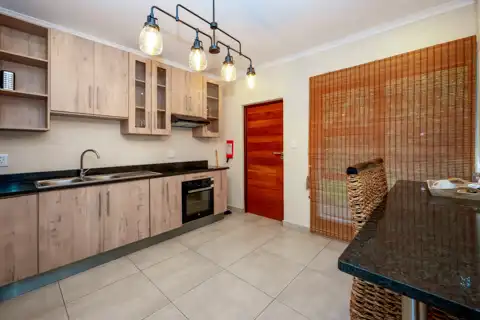 Porcupine Deluxe Room | Bushbaby Valley Lodge