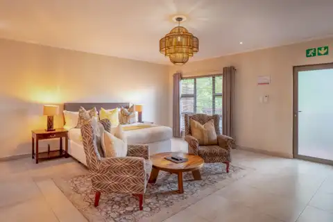 Porcupine Deluxe Room | Bushbaby Valley Lodge