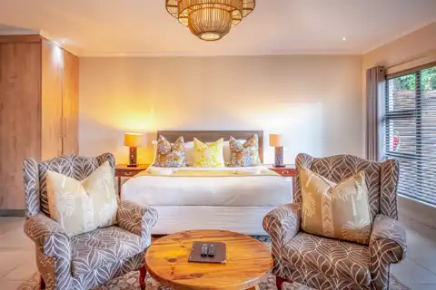 Porcupine Deluxe Room | Bushbaby Valley Lodge