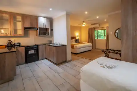 Springhare Family Room | Bushbaby Valley Lodge